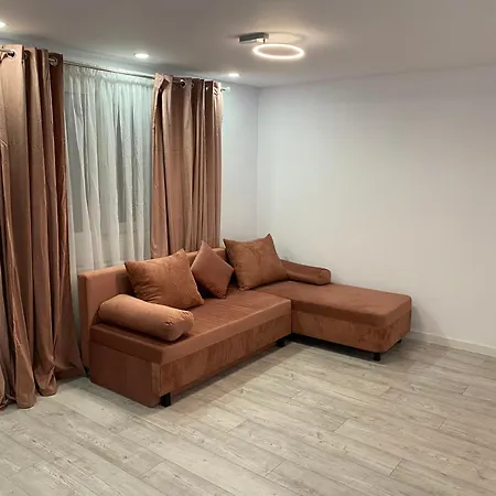 Lad Petite Maison