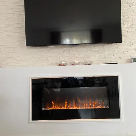 Lad Petite Maison - Free Privat Parking -