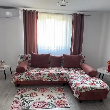 Апартамент Lad Petite Maison - Free Privat Parking -