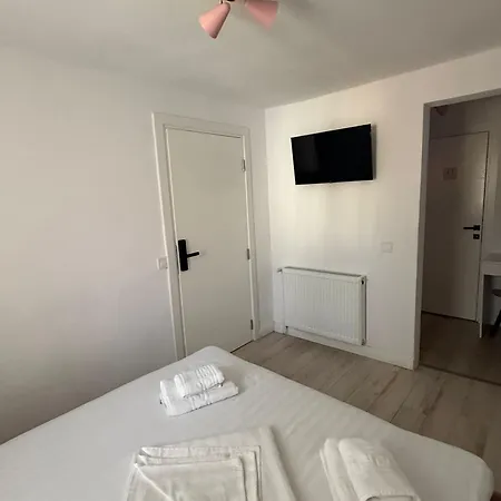 Апартамент Lad Petite Maison - Free Privat Parking - Крайова
