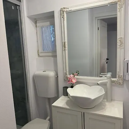 Lad Petite Maison - Free Privat Parking - * Крайова
