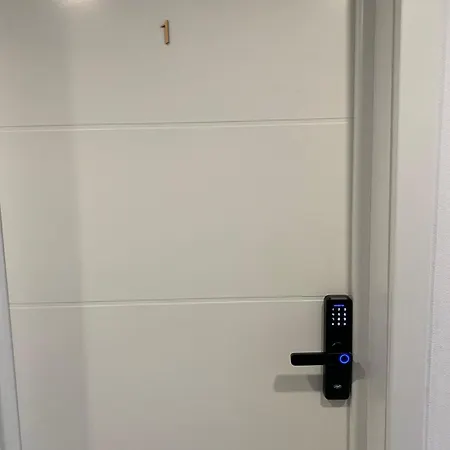 Lad Petite Maison - Free Privat Parking - Апартамент Крайова